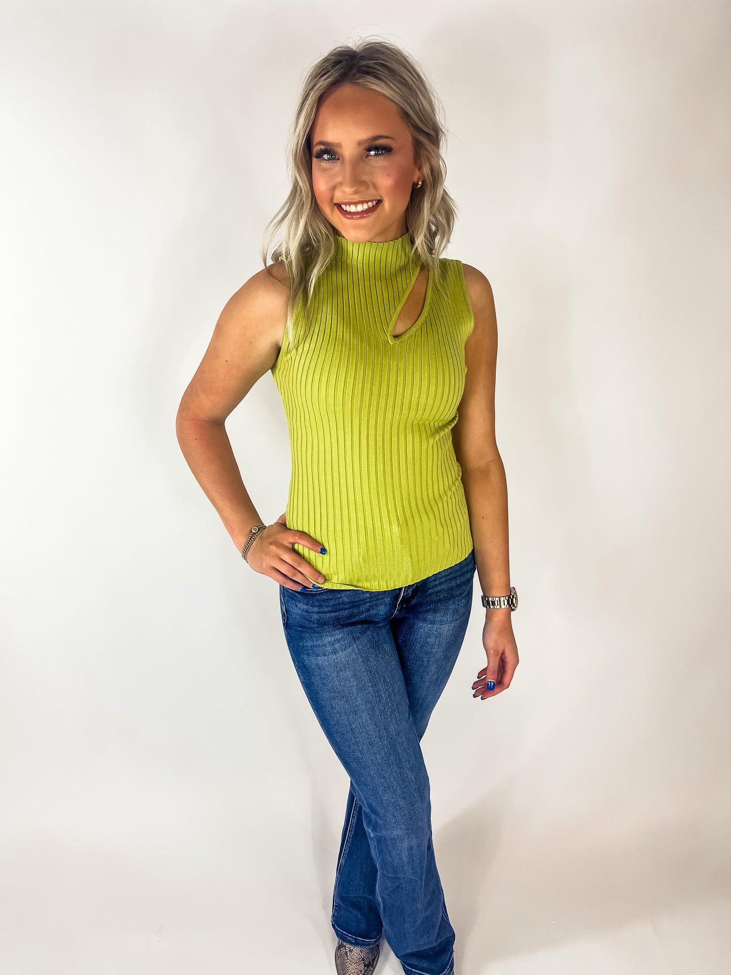 Cora ribbed keyhole top